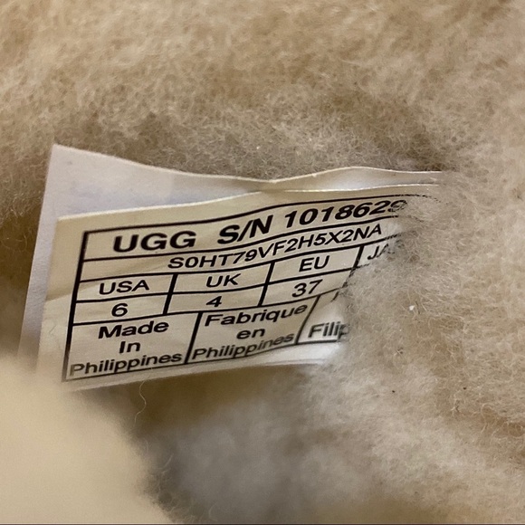 New! UGG Constantine Chestnut Short Boots 6 - Picture 11 of 15